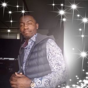 Meet your Posher, Earrick